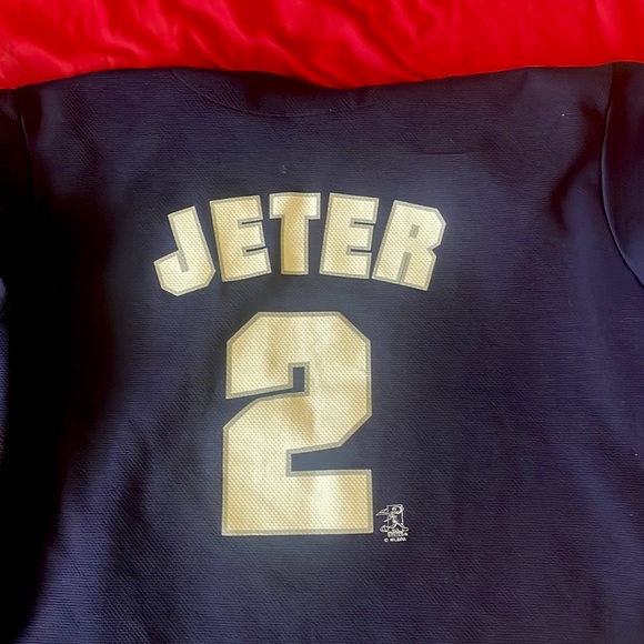 Derek Jeter Yankees Jersey - Picture 1 of 2